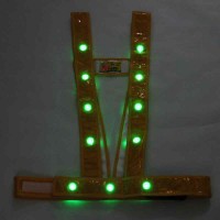 LEDタスキ型安全ベスト『光るんです』 ゴールド/緑LED フリーサイズ 取寄品の3枚目